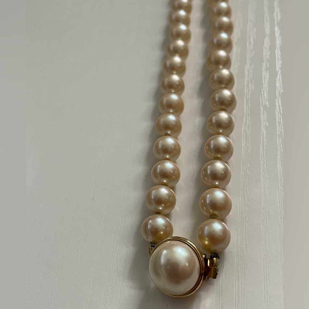 Vintage Gorgeous Knotted Faux Pearl Choker Necklace Gold tone pearl Clasp 24"